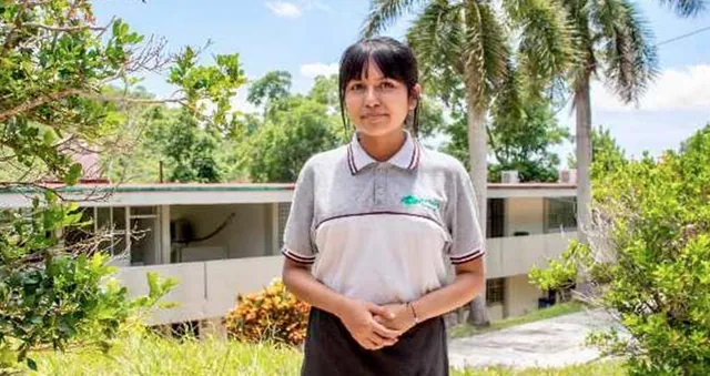 Alumna del Conalep crea asistente con Inteligencia Artifical