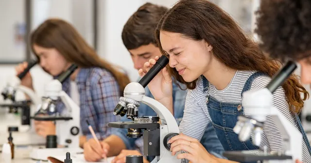 ¿Quieres que tú y tus hijas tengan trabajo en 2050? La clave está en las STEM