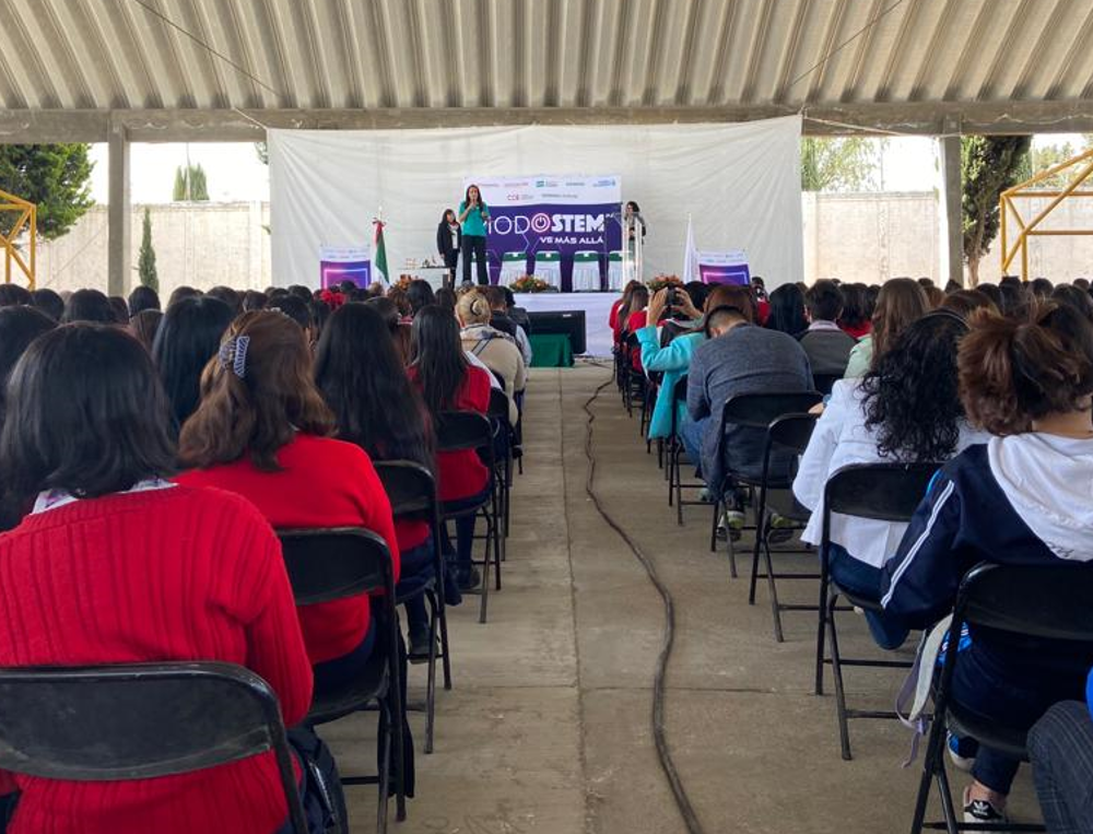 Mujeres en STEM — Movimiento STEM+